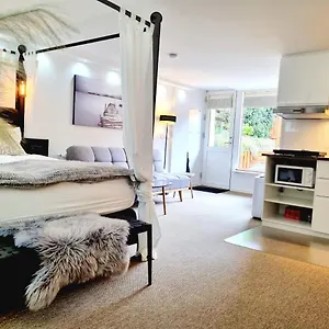 Neptun Studio-apartment With Terrace. Apartment