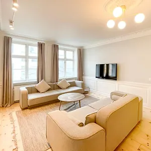  Appartamento Big 4 Bedroom Flat With Bathtub By Cph Hall Square